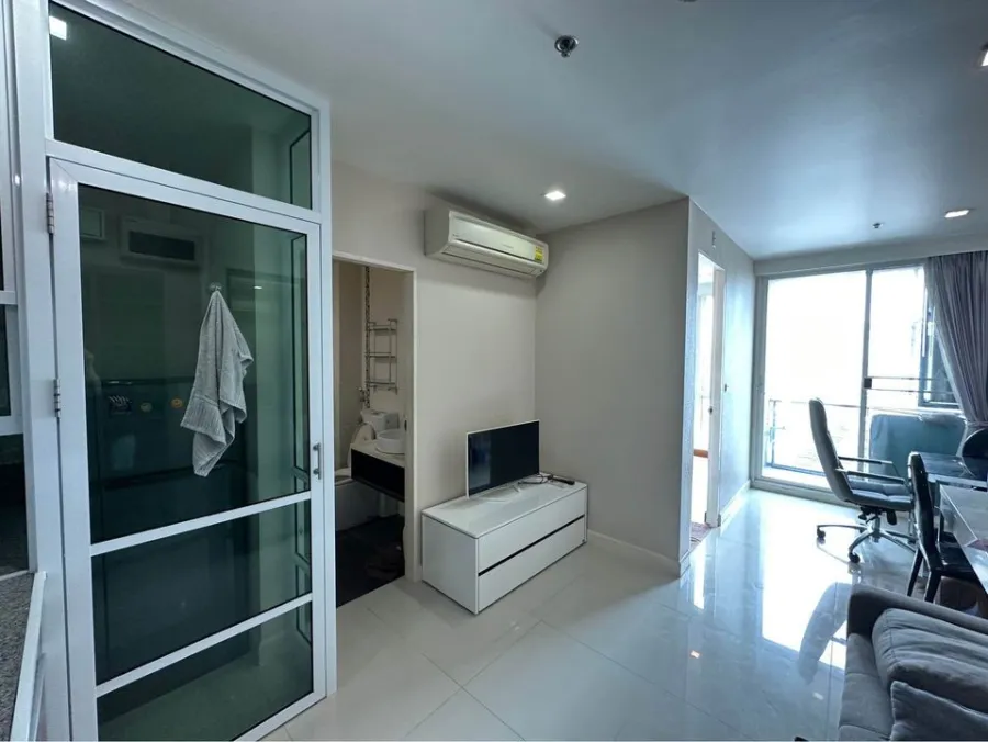 For sale, rent Condo Wish @ Samyan, ready to move in room, fully furnished, complete electrical appliances, good price, hurry to book now