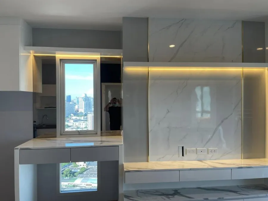 ด่วนขาย เช่า คอนโด ลุมพินี เพลส รัชดา-สาธุ ห้องมุม Corner View พร้อม Built-In & Fully Furnished อย่าพลาด