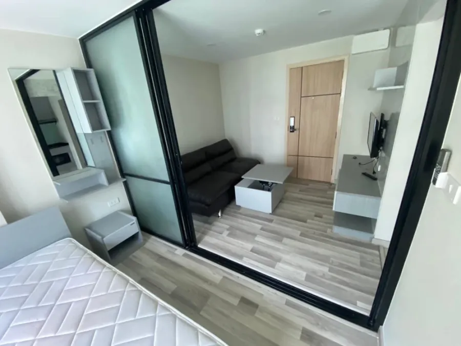 For sale, for rent, The Cube Premium Ratchada 32, simply decorated room, very livable, with a pool view, hurry and reserve now!