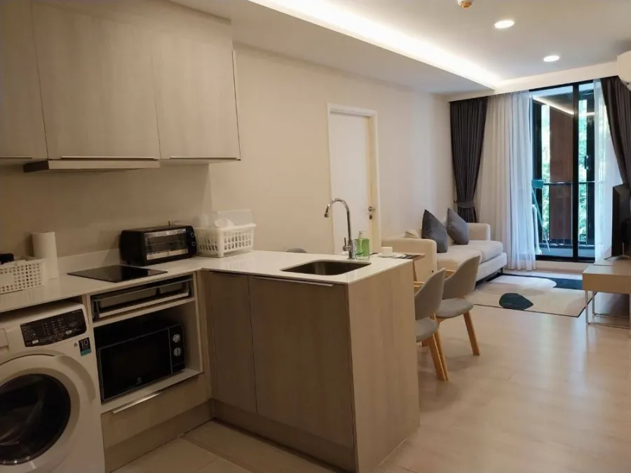 For sale, for rent, Vtara Sukhumvit 36, nice room, comes with bathtub, complete furniture, electrical appliances, reserve now.