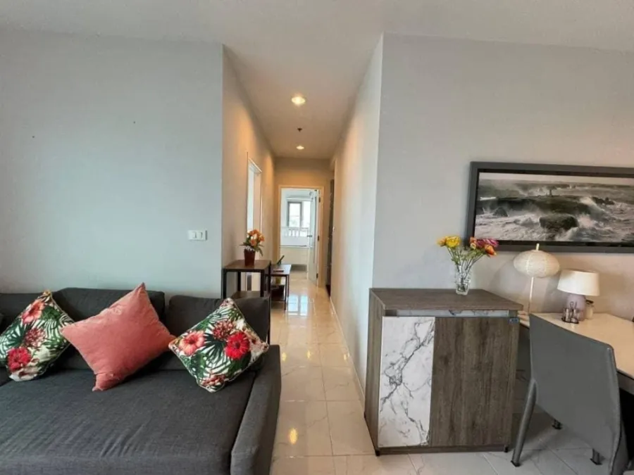 For rent, Centric Sea (Pattaya Central), 23rd floor, very high, stunning sea view, fully decorated, ready to move in.
