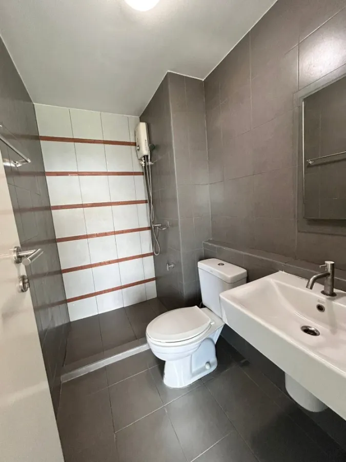 For rent: dcondo Campus Resort Rangsit, 8th floor, fully furnished, convenient location. Don't miss out!