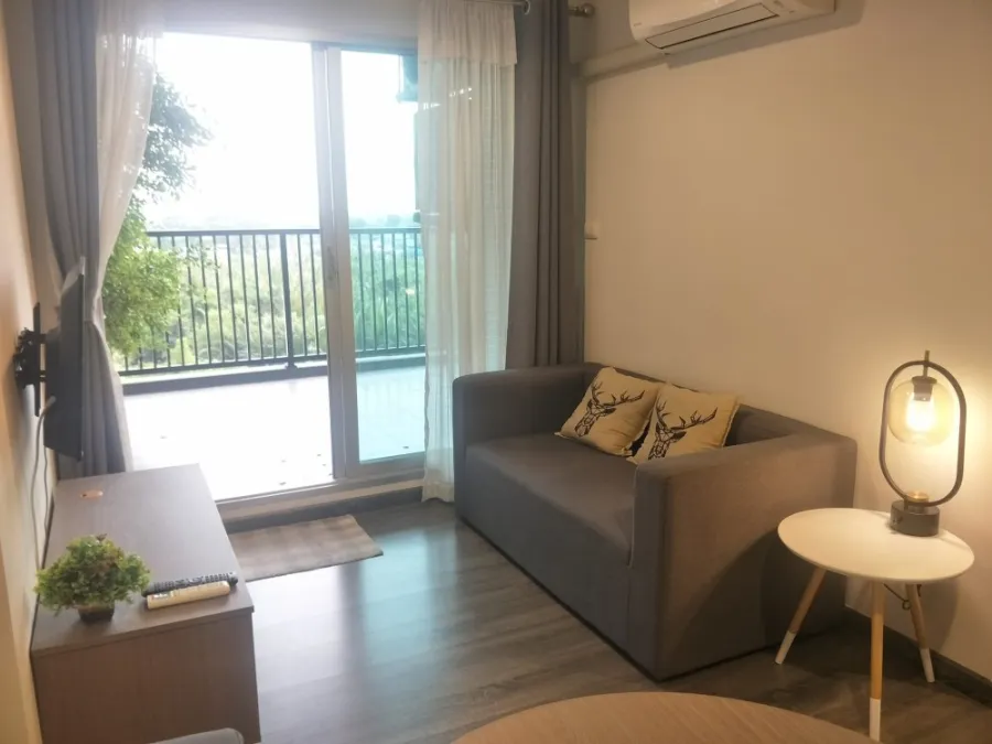 Condo for rent, The Trust @ BTS Erawan, next to BTS, large room, wide balcony, ready to move in, book now!