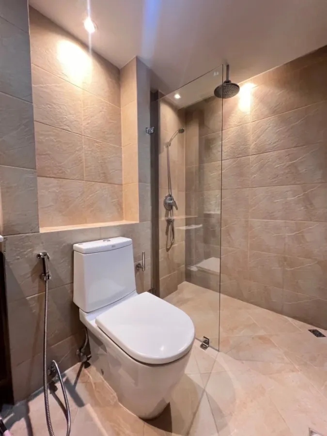 For sale/rent Baan Siri Sathorn, ready to move in, spacious and comfortable room, hurry and reserve now.