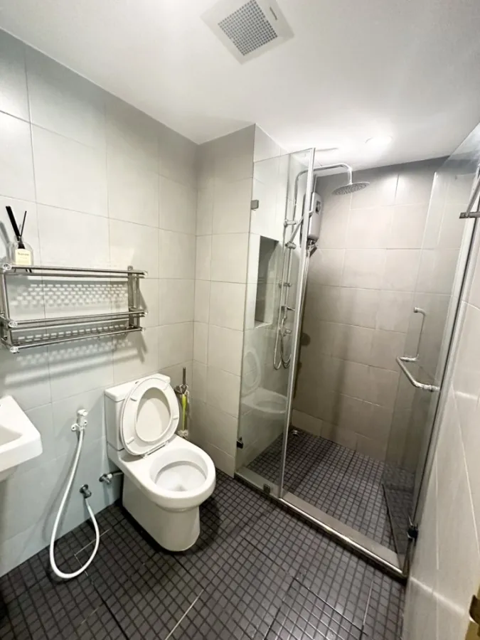 For rent urgently!! Condo Elio Sukhumvit 64, complete facilities. Ready to move in. Don't miss it!!