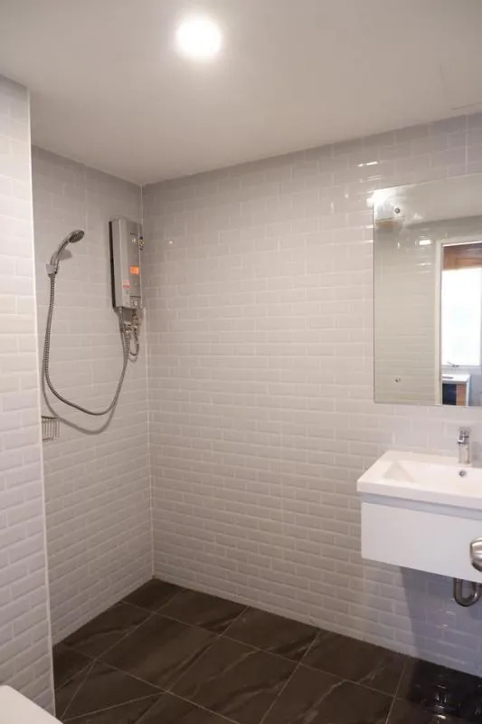 Condo for rent, Prima Srinakarin, very beautiful room, built-in, full furniture, close to the market, easy to find food, easy to travel, do not hesita