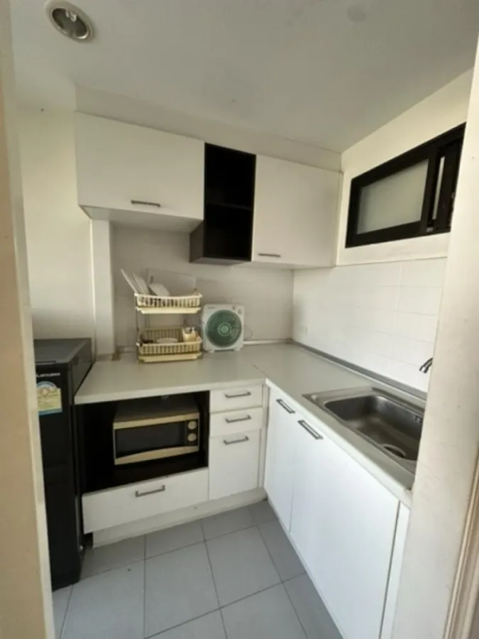For rent: Lumpini Place Ratchada - Tha Phra, city view, Krungthep Bridge side, fully furnished room, just bring your bags and move in.