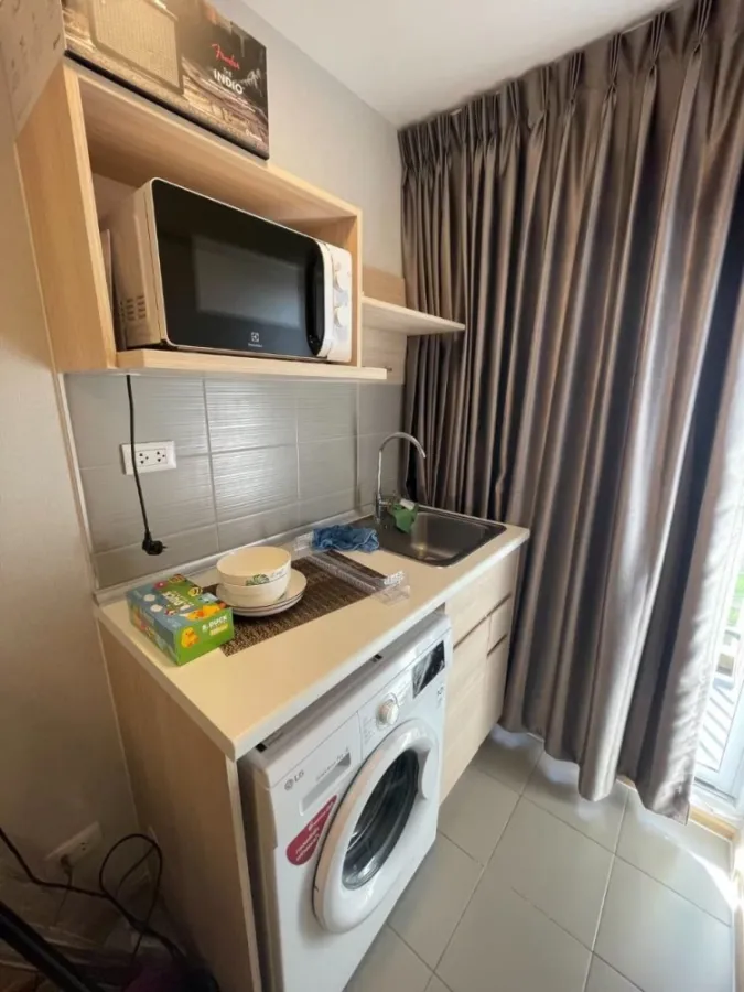 For rent: Plum Condo Rangsit Alive Phase 1, 8th floor, not very high, separate rooms, outside view, quiet, hurry and book now.