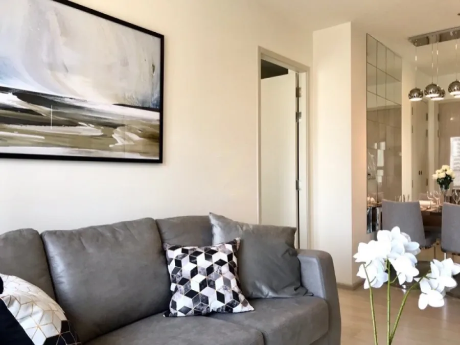 Condo for sale Life Asoke, 16th floor, clear view, cool north wind, beautiful room with furniture.