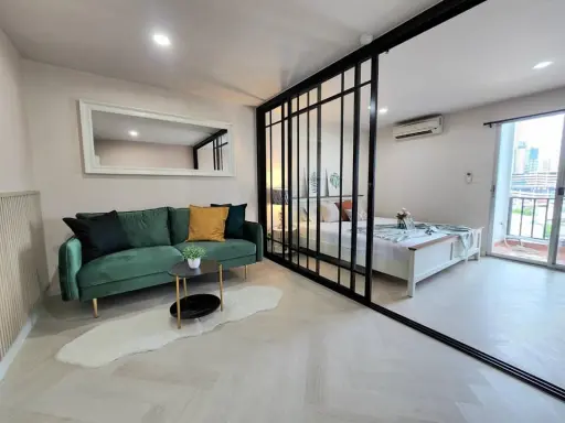 Condo for sale, Regent Home 5 Ratchada 19, fully furnished room. The mattress is comfortable. Big sofa. Nice to sit. If interested, reserve now.