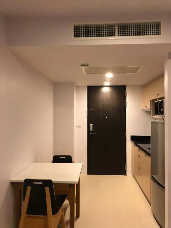 Condo for rent Haus 23 Ratchada-Ladprao, 18th floor, beautiful view, facing the road. Airy design, not uncomfortable. hurry up