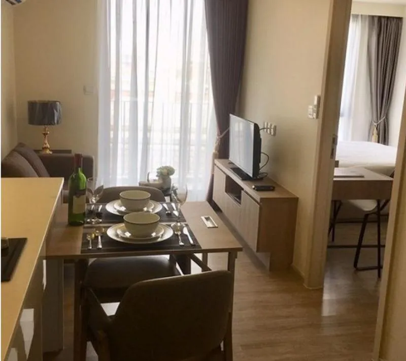 Urgent. Maestro for rent 03 Ratchada-Rama 9, 4th floor, width 33 sq m. The area is very wide. Fully furnished. Hurry up.