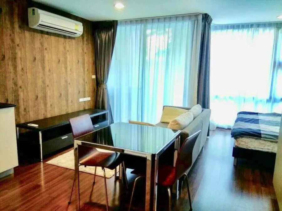 Sell/rent D 65 condominium, good location, convenient transportation, near BTS Ekkamai, don't miss it.