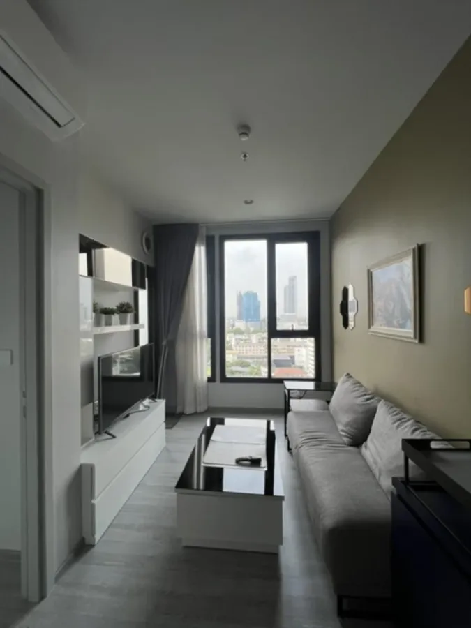XT Ekkamai, 12th floor, fully furnished unit for rent. Book now!