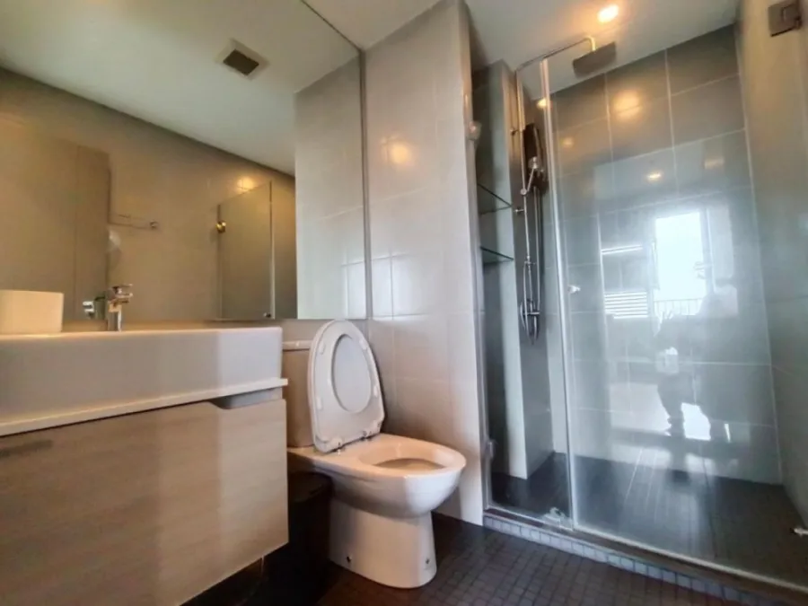 For sale: Ideo O2, 21st floor, pool view, beautiful room, comes with complete decoration. If you are interested in becoming an owner, reserve now.