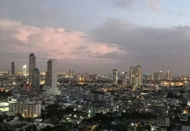 For rent คอนโด ฟิวส์ สาทร-ตากสิน ห้องพร้อมอยู่ เฟอร์ เครื่องใช้ไฟฟ้าครบ เข้าอยู่ได้ทันที จองด่วน