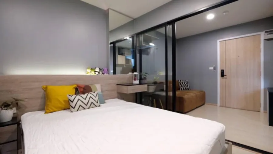 Condo for rent, The Excel Groove, Lasalle 52, Building A, 3rd floor (West), friendly price, ready to move in. Don't miss it.