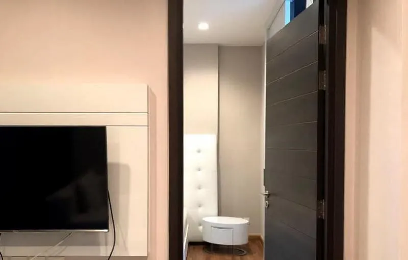 Selling Ivy Ampio, beautiful room, fully furnished, good view, here it is, get it.