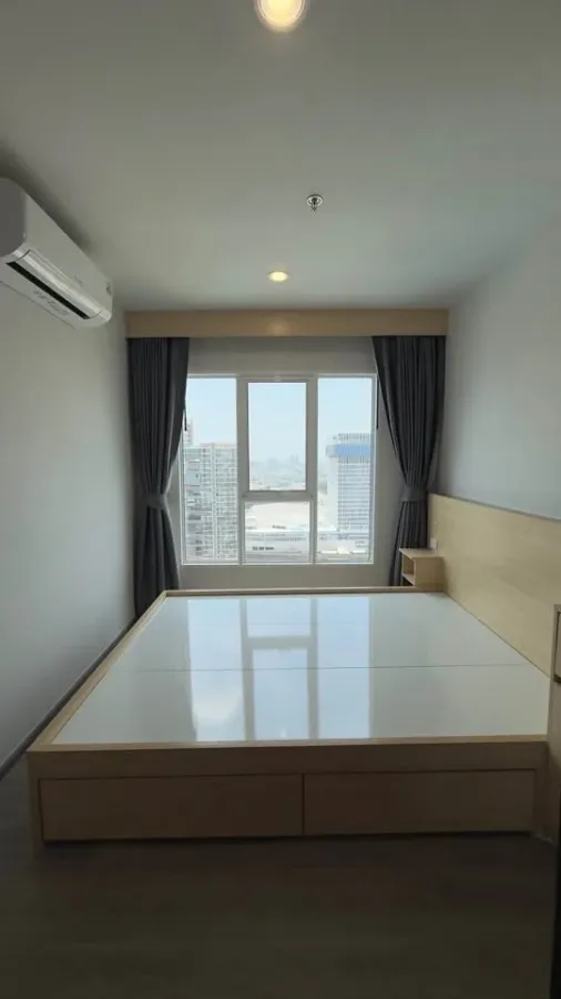 For rent: Regent Home Bangna. Hotel-style rooms, quiet and comfortable. Beautiful, cozy, minimalist design with high-quality furniture. Book now!