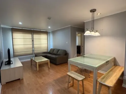 For rent: Lumpini Ville Cultural Center, 3rd floor, nice room, fully furnished, reserve now.