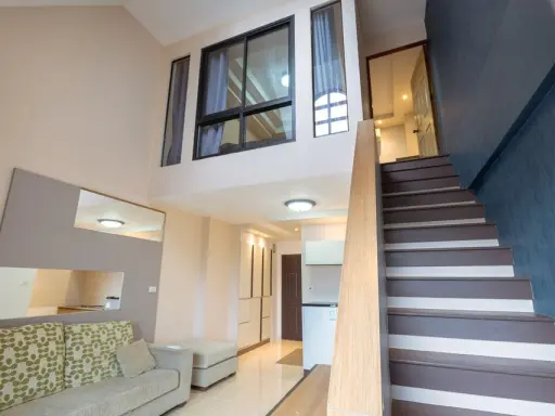 For rent: Champs Elysees Tiwanon, duplex style room, good price, great furniture. Don't just look and reserve now.