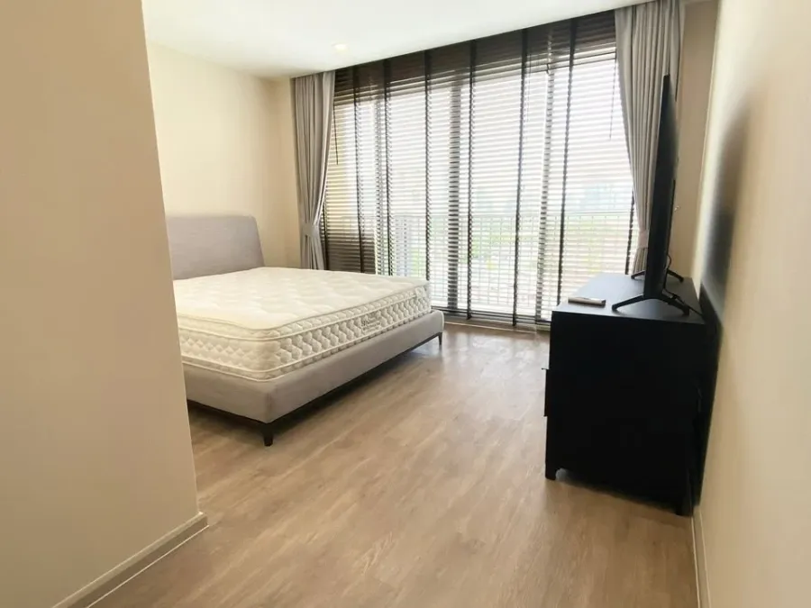 For sale Noble Above Ruamrudee ชั้น 8. Corner unit. ระเบียงใหญ่ ซื้ออยู่เองก็ดี ลงทุนก็ปัง จองเลย