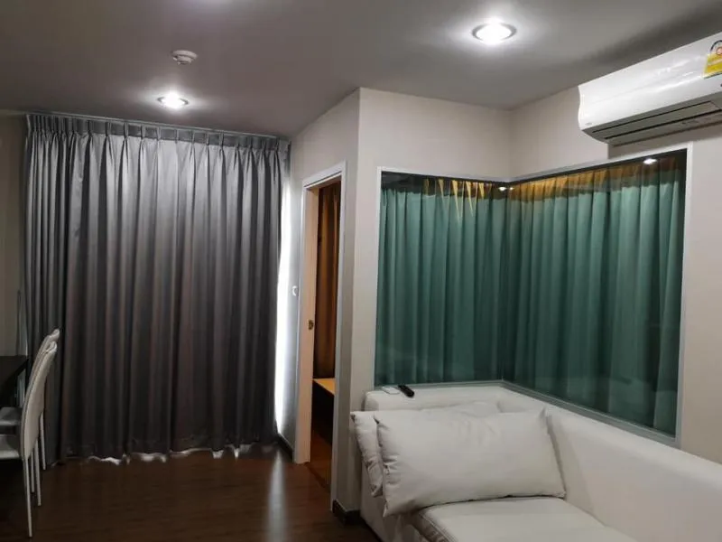 Urgent sale ** Hallmark Condo, Chaengwattana, 34.5 sq m., 8th floor, very beautiful decoration, very good price, 2.6 million baht!!