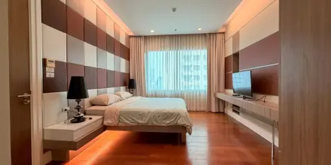 ขาย ให้เช่า Bright Sukhumvit 24 1 ห้องนอน 1 ห้องน้ำ พื้นที่ใช้สอยเยอะ เฟอร์ครบ จองเลย