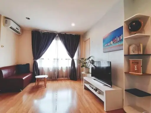 For sale: Lumpini Ville On Nut 46, spacious room, decorated with wallpaper, very livable. Complete with electrical appliances. Hurry and reserve quick