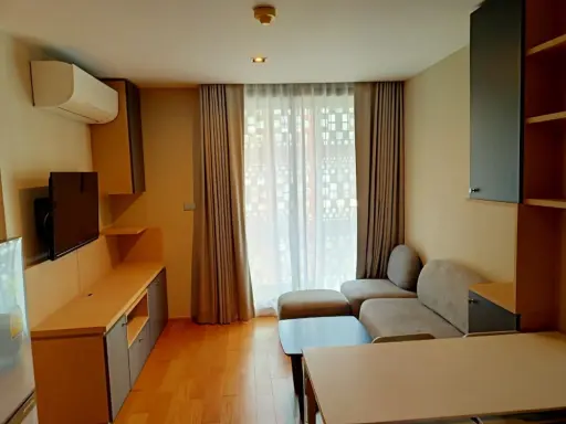 For rent: Altitude Samyan-Silom, 6th floor, beautiful room, built-in throughout the room, 2 bedrooms, great value, hurry and book now!