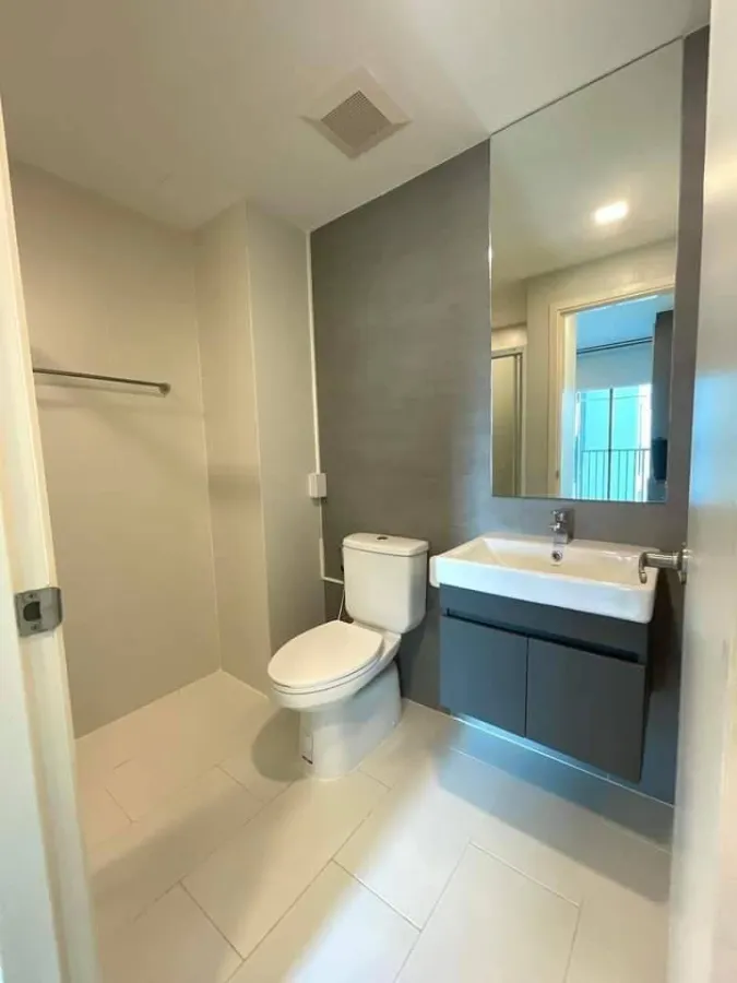 Urgent sale!! Condo Atmoz Lat Phrao 15, 2nd floor, Building C, fully furnished, well-proportioned rooms, private!!
