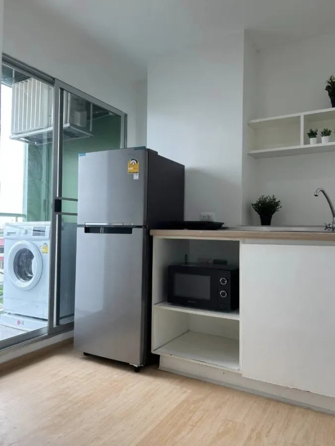 For rent, Lumpini Ville On Nut-Pattanakarn, nice room decorated in white tones. Airy view If interested, reserve now.