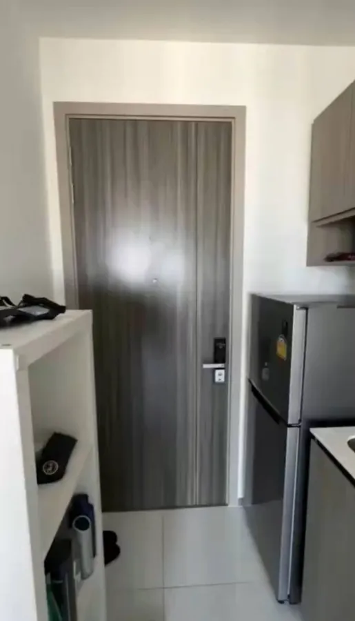 Sale/Rent Urgent!! Condo Knightsbridge Prime On Nut near shopping malls Built-in furniture, book now!!