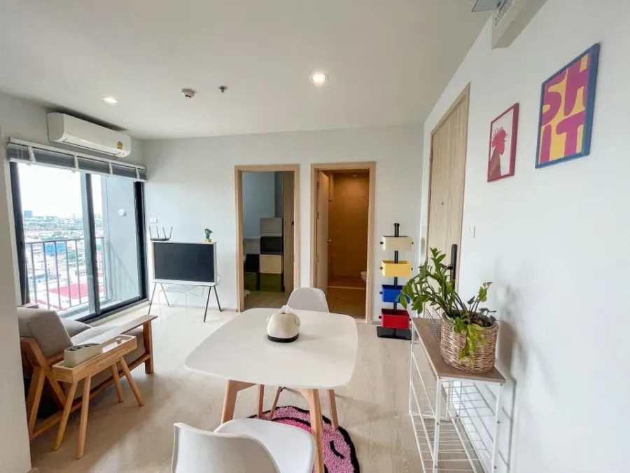 Condo for rent at NUE Noble Ngamwongwan. Spacious and comfortable rooms with ample living space. Book yours today! Don't miss out!