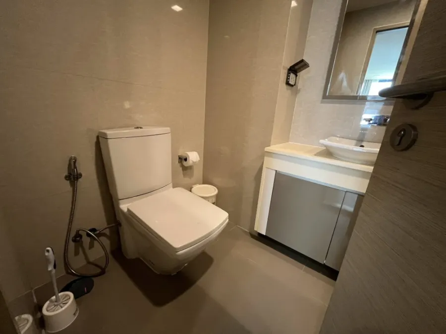 For sale or rent: Liv@49, 4th floor unit, 45 sq m. Spacious and comfortable living area. Book now!