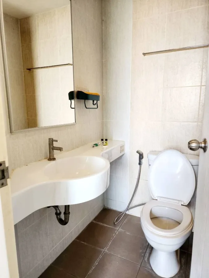 For rent: Lumpini Ville Nakhon In Riverview, high floor, ready to move in, fully furnished, affordable price.