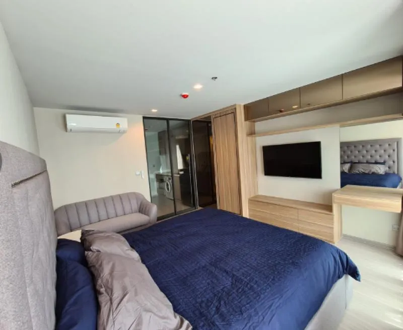 It has arrived. Super great. Life Ladprao for rent. Very beautiful room. Luxurious decoration. 1 bedroom. Heavy furniture. Book now. Hurry up.