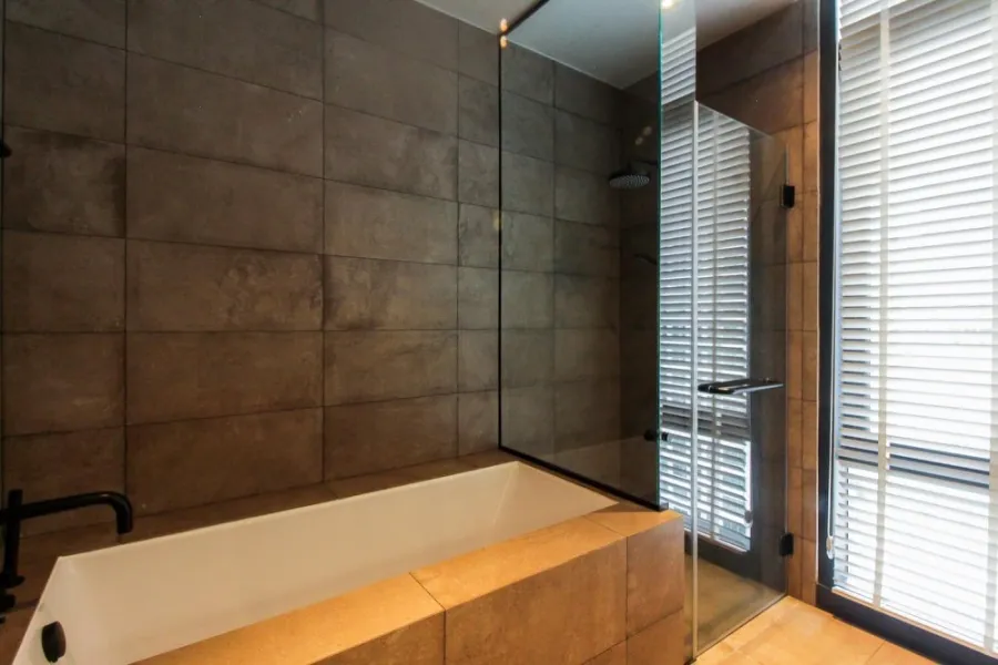 ขาย ให้เช่า คอนโด The Lofts Asoke 2 ห้องนอน 1 ห้องน้ำ ชั้นสูง พร้อมวิวเมืองสวยๆ แบบไม่มีตึกบัง