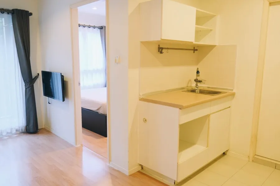 Condo for sale Lumpini Ville Sukhumvit 109 - Bearing, corner room with furniture, many free items, do not miss