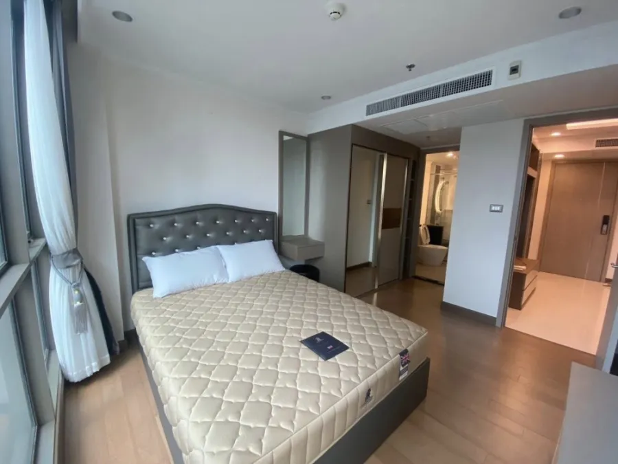 For rent, Supalai Oriental Sukhumvit 39, great view, spacious room, comfortable to sleep, good furniture. Hurry and reserve quickly.