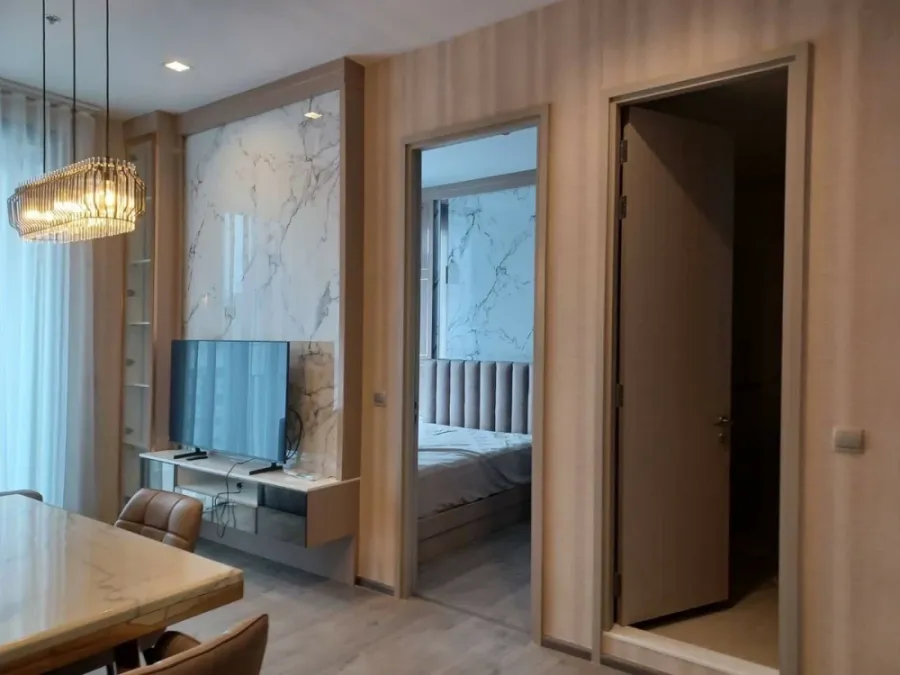 For rent: The Address Siam-Ratchathewi, 10th floor. A lovely, fully furnished unit. Book now!