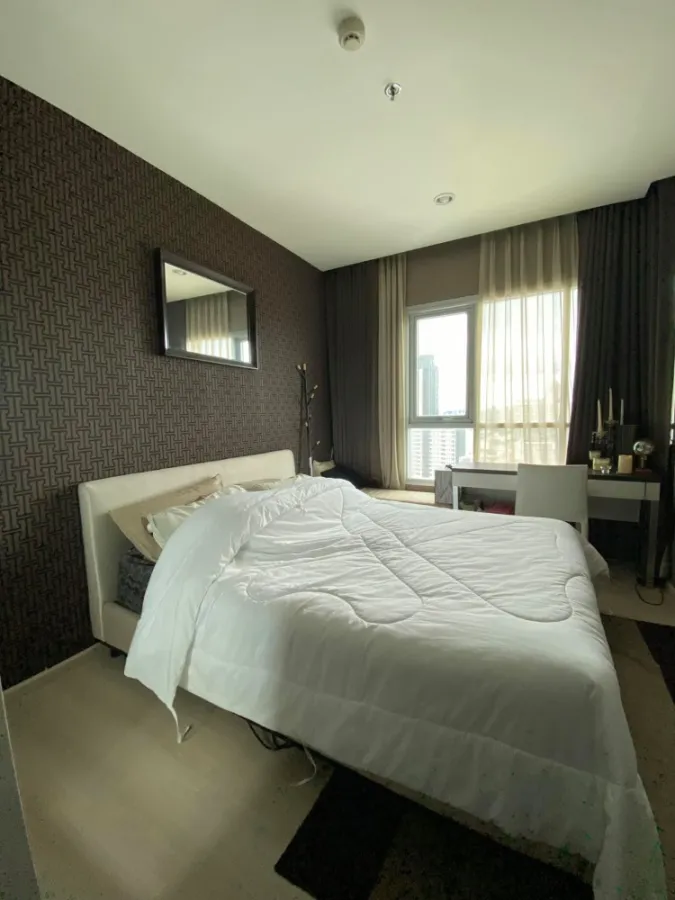 Condo for sale Life Ratchadaphisek, good location, facing the balcony on the south, don't miss it.