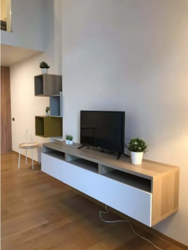 Condo Siamese Exclusive Sukhumvit 31, good location, convenient transportation, beautiful view, very nice decorated room, hurry