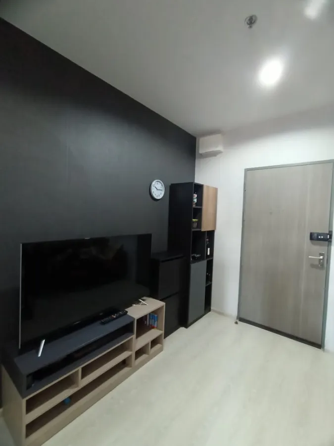 Condo for sale, Ideo Sukhumvit 115, decorated with wallpaper, high floor, swimming pool view, reserve first, own first.