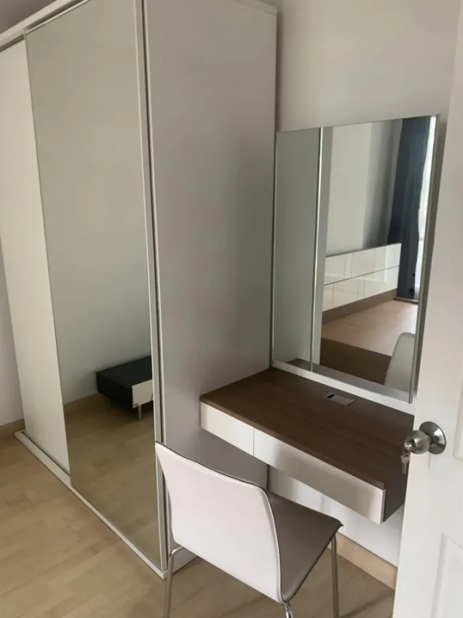 For sale, for rent, Levo Lat Phrao 18 Phase 2, corner room, good wind, good feng shui, complete with basic furniture, hurry and book before you miss o