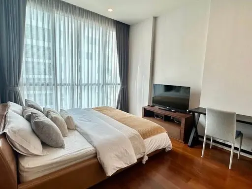 For rent: Quattro by Sansiri, a super cool condo, fully furnished, convenient living here.