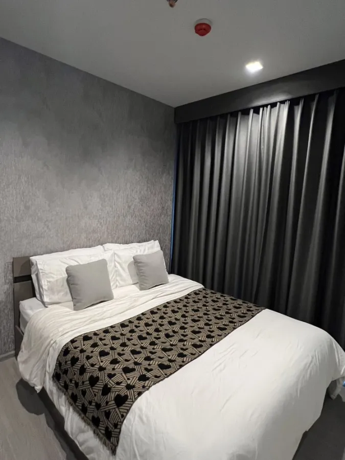 Condo for rent, Life Asoke-Rama 9, ready-to-move-in condo on prime location, business area, urgent!!
