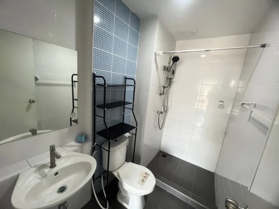 Condo for sale: The Kith Sukhumvit 113, 1 bedroom, 1 bathroom, wallpapered throughout the room, low price, book now, very worthwhile.