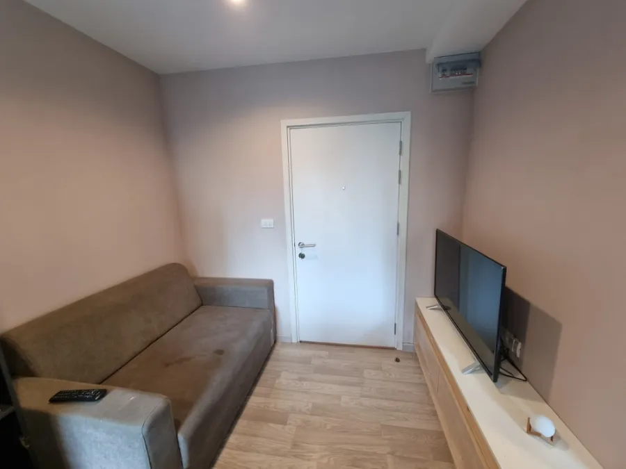 Plumcondo chokchai 4 for rent, 1 bedroom, 1 bathroom, fully furnished. You can carry your bag in.
