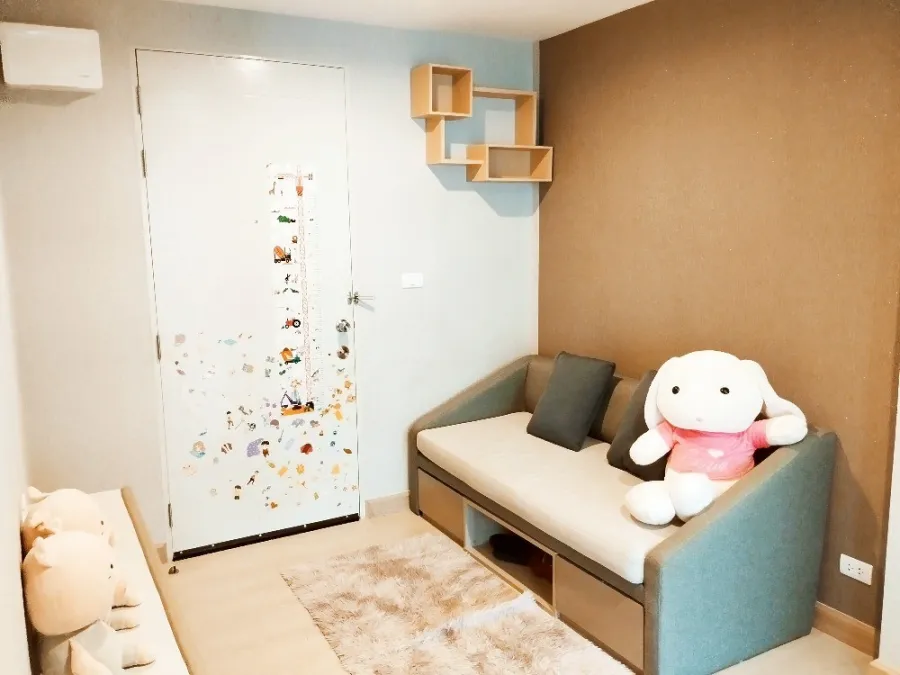 Urgent sale, corner room, 8th floor, top, Building A, at The Kith Plus Condo, Sukhumvit 113, buy now.